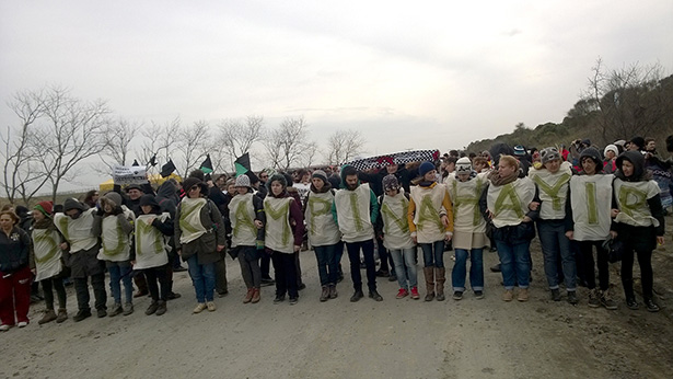 Yaşam savunucuları ölüm kampının kapısına dayandı