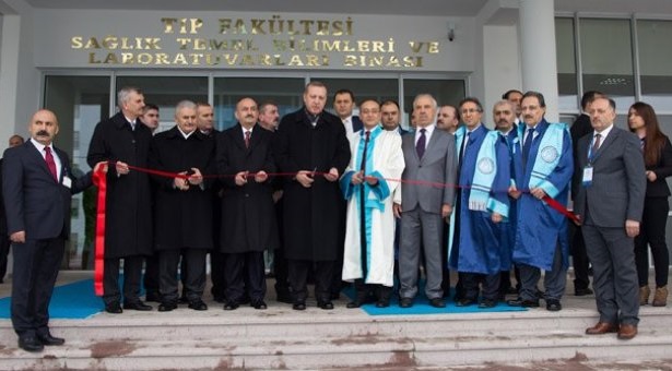 Tayyip Osmanlıca öğretiyor: &#8216;Kampüs değil külliye&#8217;