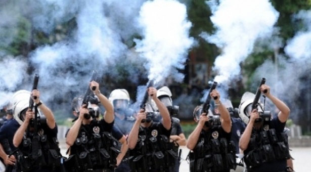 1 Mayıs&#8217;taki polis saldırısına tazminat cezası