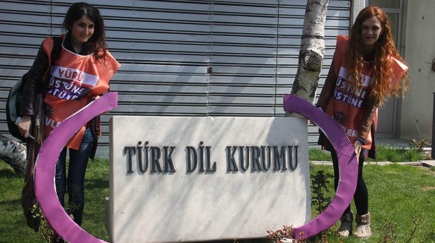 TDK’nin cinsiyetçiliği, iki farklı mahkeme kararı ve yargının cinsiyet eşitliğinin inşasında alabileceği rol – Av. Sevinç Hocaoğulları (Toplumsal Hukuk)