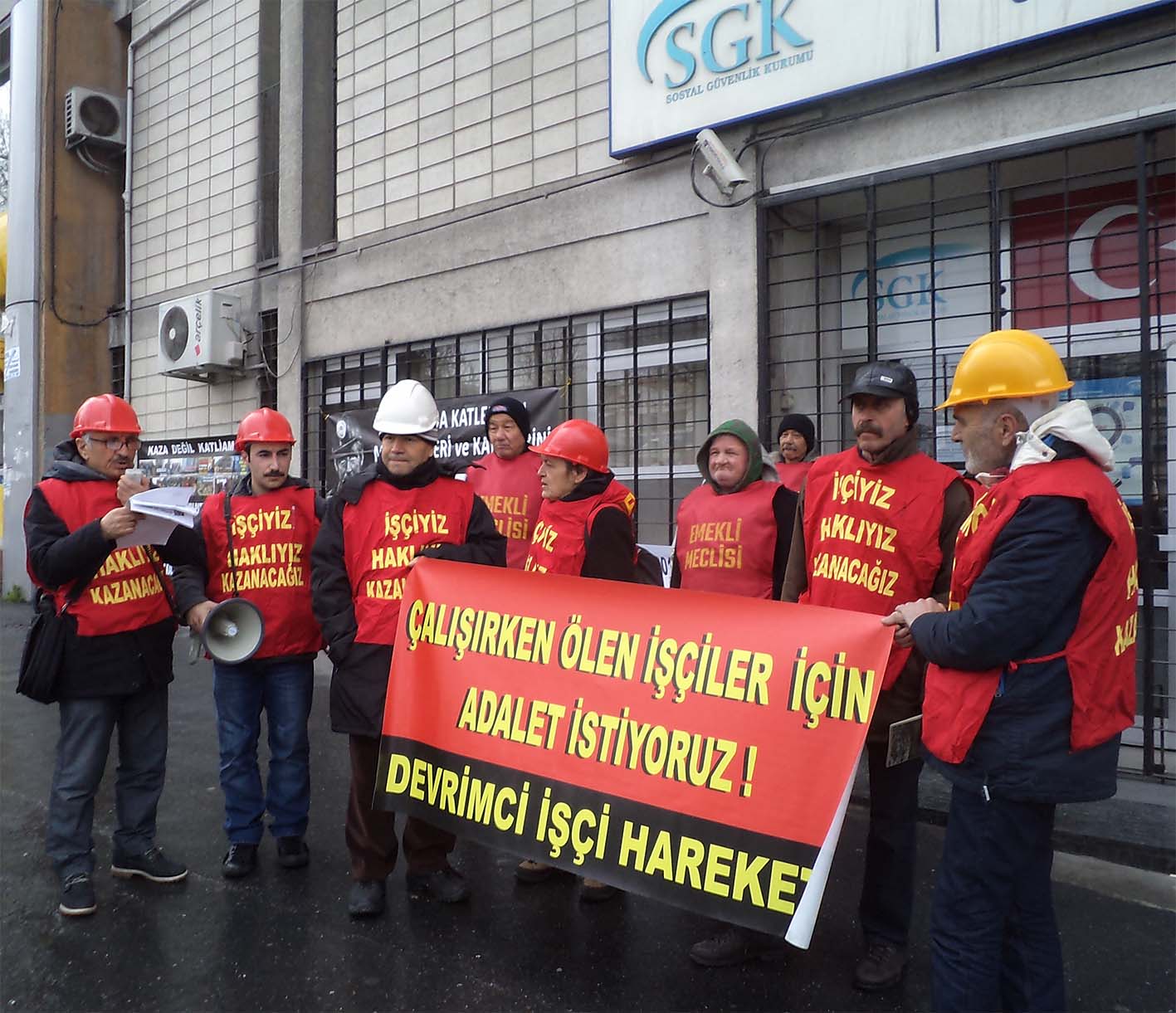 ‘Katledilen işçiler için adalet istiyoruz’