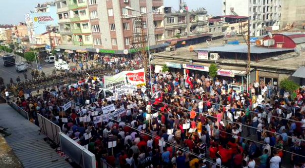 #BüyükSerinyolBuluşması: Antakya halkı AKP destekli cihatçı çetelere karşı yürüdü