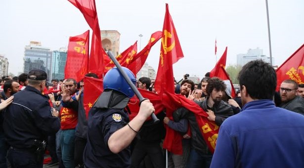 1 Mayıs&#8217;ta Taksim&#8217;e çıkan 3 KP&#8217;li tutuklandı