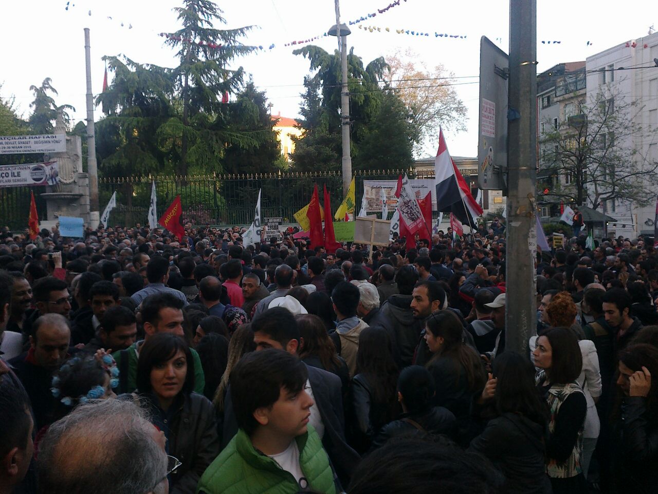 istanbul-istebrak-katliami-eylemi-30-nisan-1