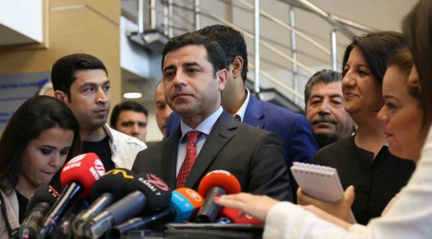 Demirtaş: &#8216;Oldu bitti ile rejim değiştirilemez&#8217;