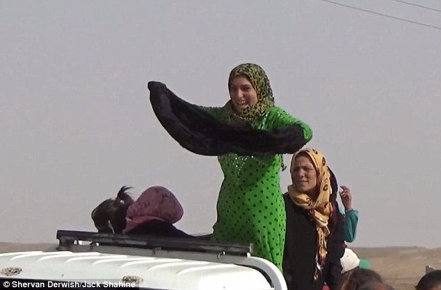 tel-abyad-isidden-kacan-kadinlar-jack-shahine-2
