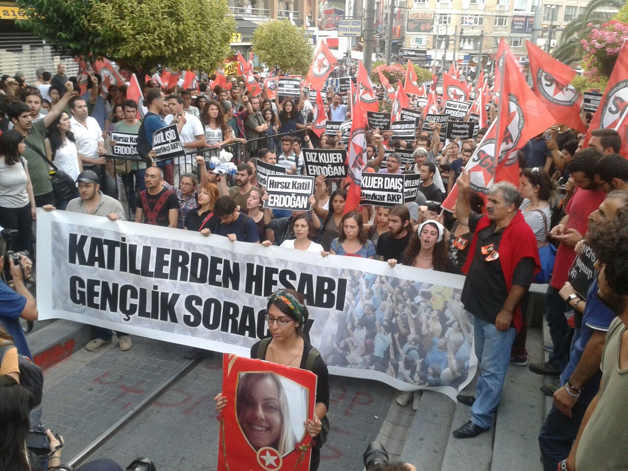 Gençliğin barış buluşmasında polis saldırısı ve direniş