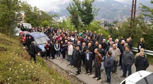 Cerattepe&#8217;de nöbet sürüyor: Artvinliler yollara düştü, iş makineleri gelemedi