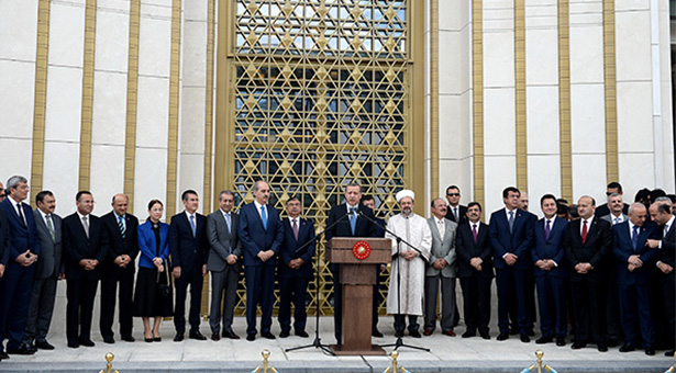 Erdoğan, Kaçak Cami&#8217;sini &#8216;ihtişam&#8217; övgüsüyle açtı