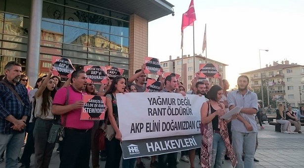 Eskişehir ve Bursa: &#8216;Hopa&#8217;daki doğal afet değil cinayet&#8217;