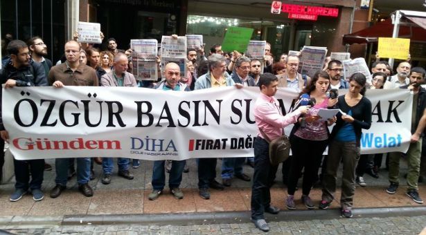 DİHA önünde dayanışma eylemi: Özgür basın için ortak mücadeleye
