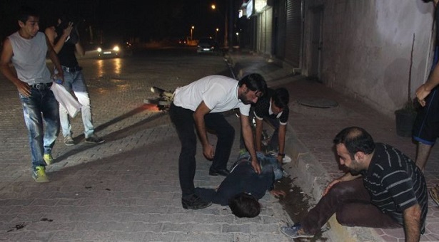 Gazete dağıtımcısı, polisin gaz fişeğiyle başından vuruldu