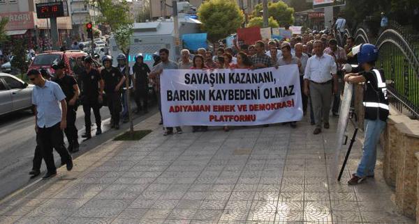 Adıyaman&#8217;da barış yürüyüşüne polis engeli