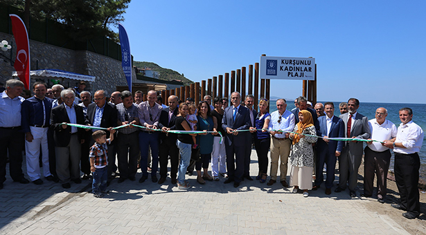 Bursa’da kadınlar plajını erkekler açtı