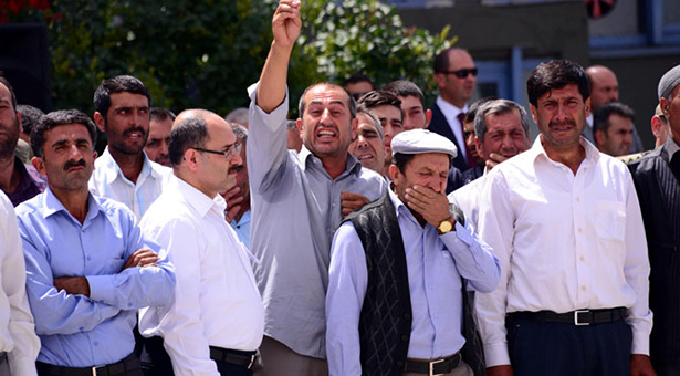 &#8216;Kardeşi kardeşe kırdırıyor&#8217; diyen asker yakınına &#8216;Erdoğan&#8217;a hakaret&#8217;ten tutuklama