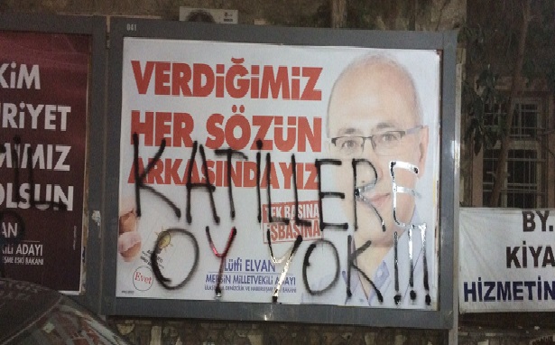 Mersin&#8217;de bilboardlar dile geldi: Katillere oy yok