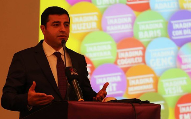 Demirtaş’tan Davutoğlu’na: YPG Fırat’ı geçecek, sen de mal mal bakacaksın!