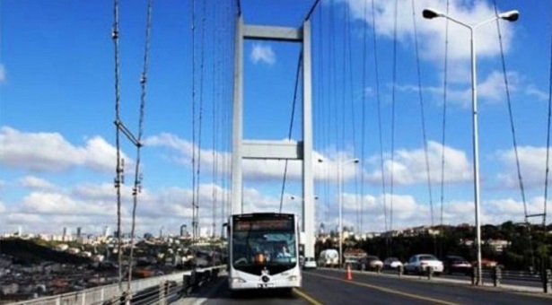 Boğaziçi Köprüsü&#8217;nde metrobüs kazası: 6 yaralı