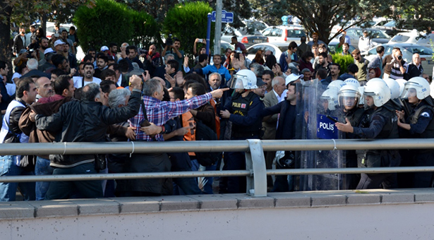 &#8216;Güvenlik zaafı yok&#8217; diyen Altınok, Ankara Emniyet Müdürü&#8217;nü görevden aldı