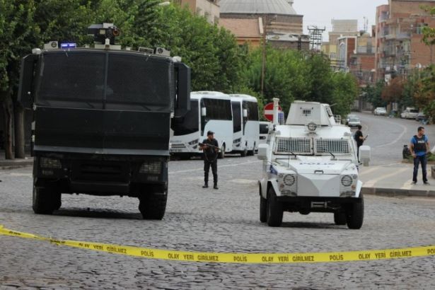 Sur’da sokağa çıkma yasağının üçüncü günü: Bir çocuk daha katledildi