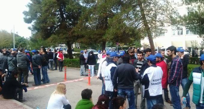 Uludağ Üniversitesi Tıp Fakültesi&#8217;nde taşeron işçilerden iş bırakma eylemi