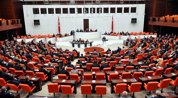Yeniden seçilmeyecek vekillere üç aylık maaş