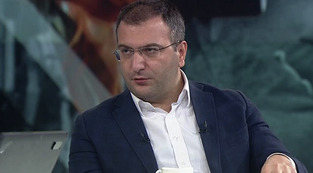 Cem Küçük: ‘Rus uçağını Fethullahçılar düşürdü’