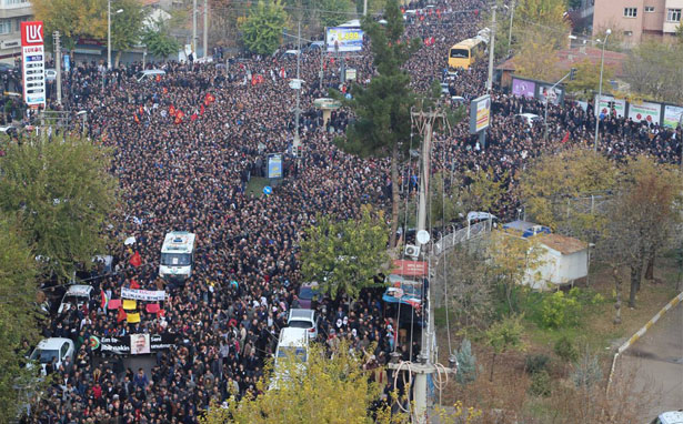 Halkların &#8216;barış Elçi&#8217;si yüz binler tarafından uğurlandı