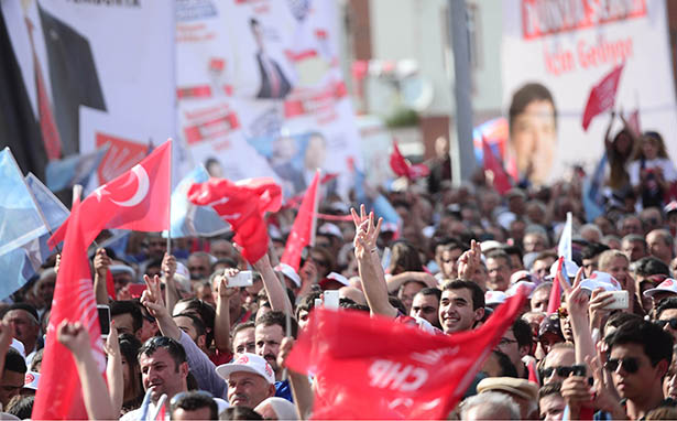 CHP’nin 1 Kasım’ı: Sağ kuşatmaya rağmen yerini korumak
