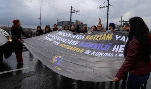 Kürt illerindeki devlet terörüne karşı kadınlar Galata&#8217;yı işgal etti