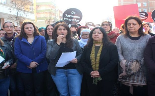 Diyarbakır&#8217;da kadınlar emniyette cinsel işkenceye karşı yürüdü