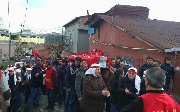 Küçük Armutlu&#8217;da polisin katlettiği Yılmaz Öztürk son yolculuğuna uğurlandı