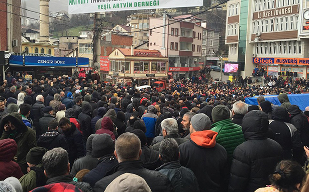 Cerattepe direnişinde 5. gün: Artvin halkı yasak tanımadı, meydana çıktı