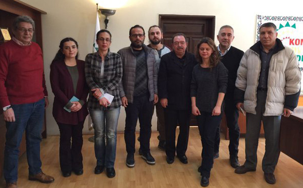 Haber Nöbeti başladı: İlk ziyaretler DTK, eylemdeki aileler ve Refik Tekin&#8217;e