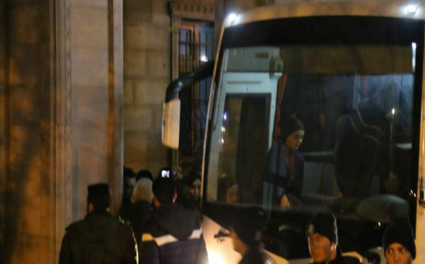 Ağrı&#8217;da 11 öğrenci tutuklandı