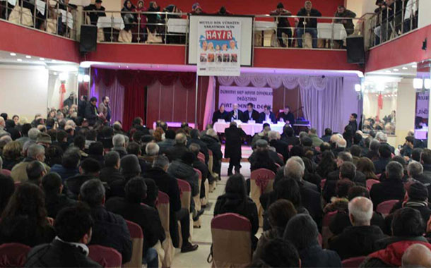 “Baskıya, yalana, manipülasyona inanmayalım, hayır cephesi çok daha güçlü”