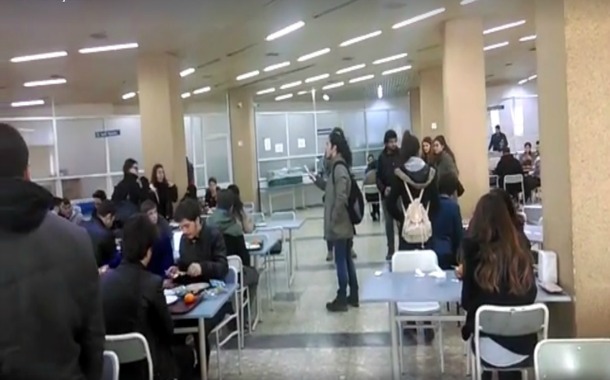 İzmir&#8217;de laikliği savunan üniversitelilere saldırı: 7 kişi gözaltına alındı