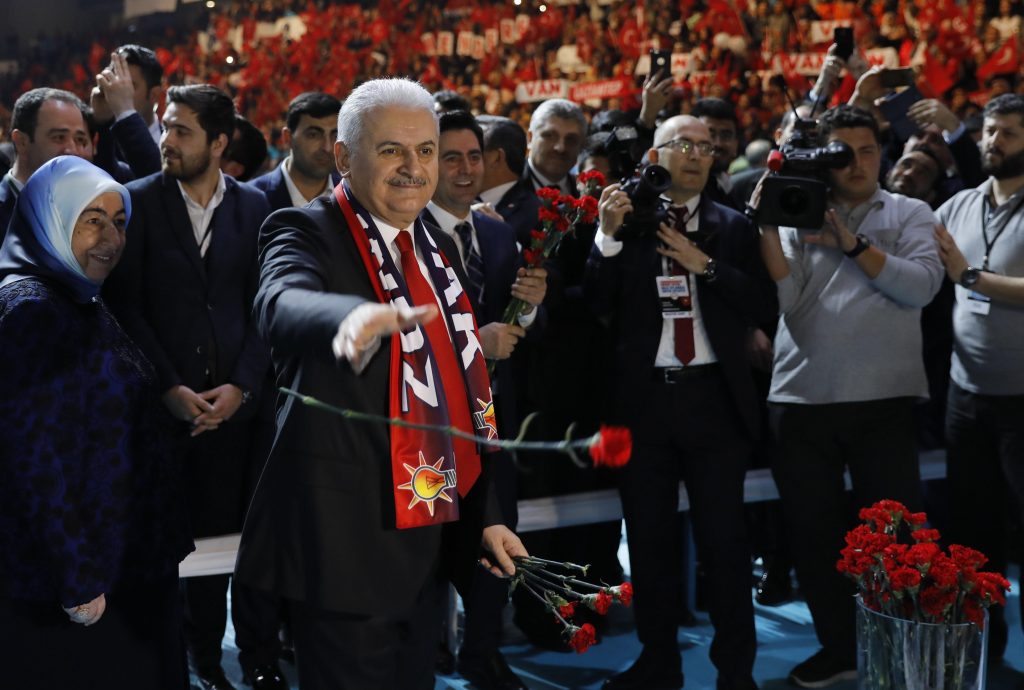 Binali Yıldırım güldürdü: &#8220;Meclisi feshetme yok, ne var, seçimi yenileme var!&#8221;