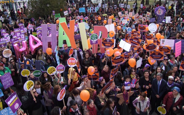 Ankara&#8217;da kadınlar renk renk &#8220;Hayır&#8221;ları ile buluştu: 8 Mart Grevi&#8217;ne selam!
