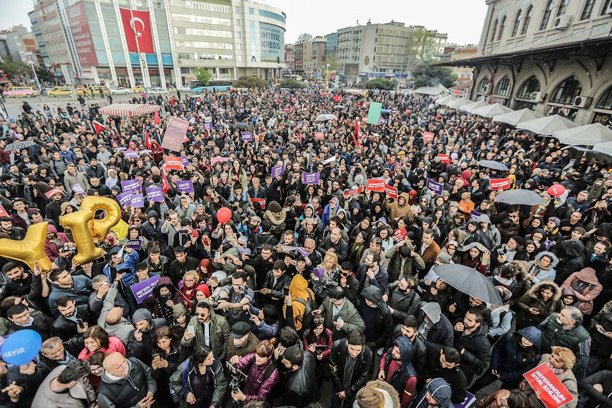 İstanbul Hayır Buluşması&#8217;nda binler haykırdı: Referandum iptal edilsin