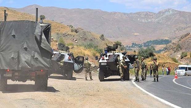 Van&#8217;da patlama: Bir asker ve bir korucu yaşamını yitirdi