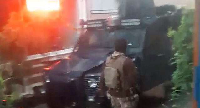 Sokak Kültür Merkezi’ne polis baskını: Gerekçe; Sıla Abalay için pankart asmak