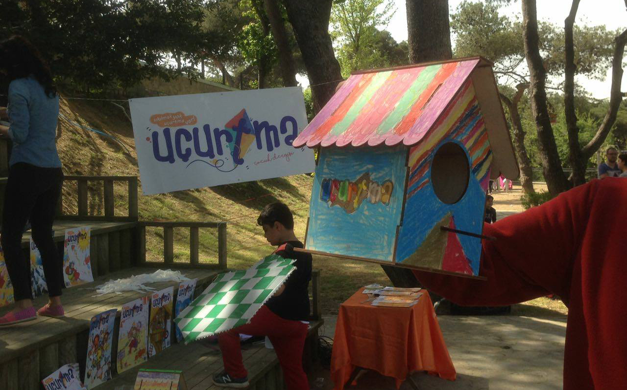 Uçurtma Çocuk Dergisi birinci yaşını çocuklarla kutluyor