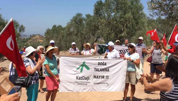 Ayvacık köylüleri zeytinini savunuyor, direniş nöbeti sürüyor
