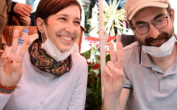 &#8220;Nuriye ve Semih’in işe dönme talepleri kabul edilsin. Onlara da bayram olsun&#8221;