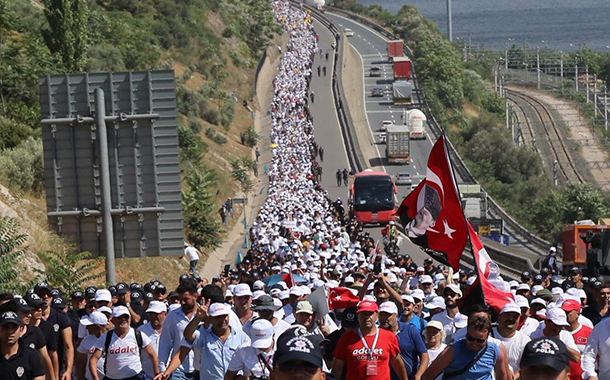 83 yaşında Asuman Hanım, 90 yaşında Faruk Bey &#8211; Hakkı Özdal (Gazete Duvar)