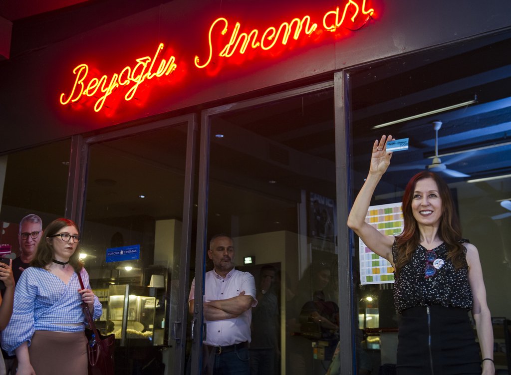 Kapısı sokağa açılan sinema Beyoğlu&#8217;nu kaybetmemek için dayanışma kampanyası