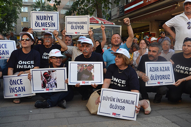 Denizli&#8217;de CHP&#8217;liler eylemdeydi: &#8220;Nuriye ve Semih gibi adalet de eriyor&#8221;