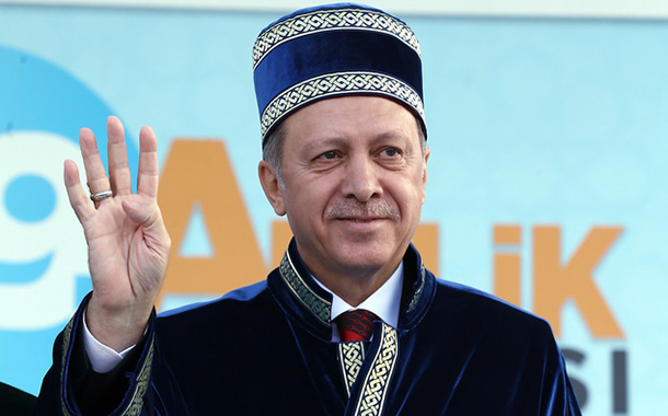 Erdoğan: &#8220;Darbeciler tulum, teröristler ceket pantolon giyecek&#8221;