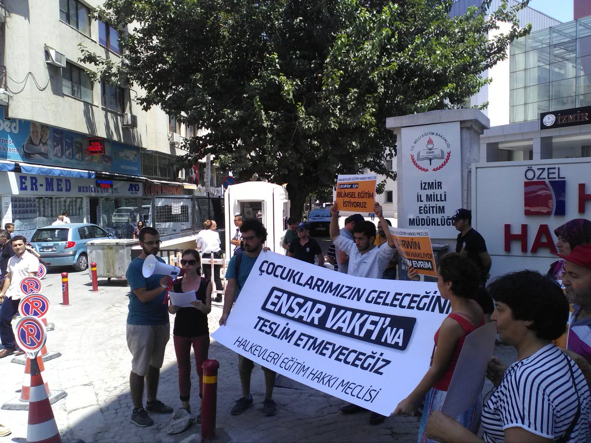 MEB&#8217;in Ensar&#8217;la imzaladığı protokole yanıt sokaktan